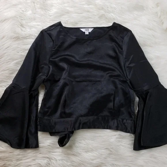 Jack by BB Dakota Retro Inspired Chic Bell Sleeve Black Satin Crop Top Size XS - Picture 1 of 7